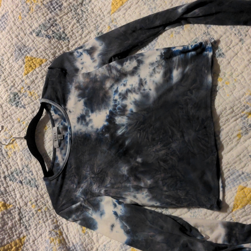 Blue tie die long sleeve crop top medium